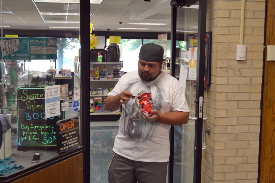 Thomas Covert could not wait to eat his walking taco. The bookstore planned to give away 300 walking tacos