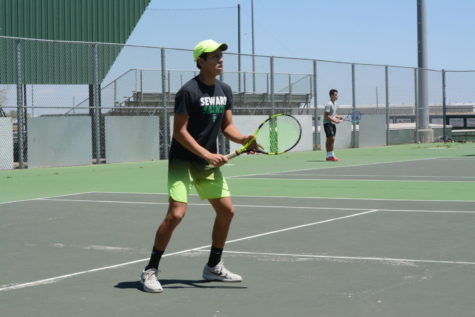 Seward continues to dominate in both tennis programs
