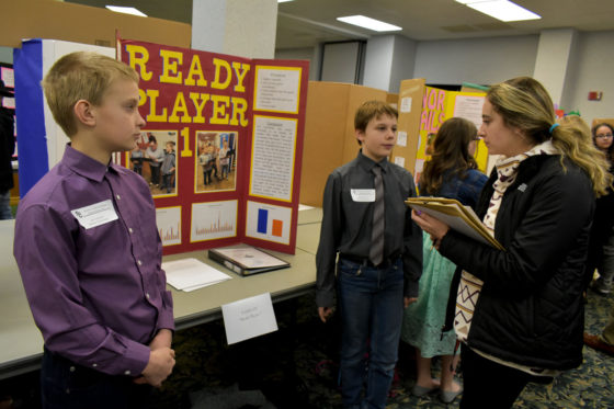Young scientists exhibit experiments on campus