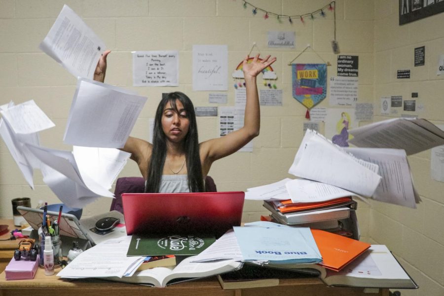 Its that time in the spring semester when so many papers are due ... not to mention the tests. Students feel stressed out because theres so much to do. Finding a place to start in the midst of chaos can help. (photo illustration)