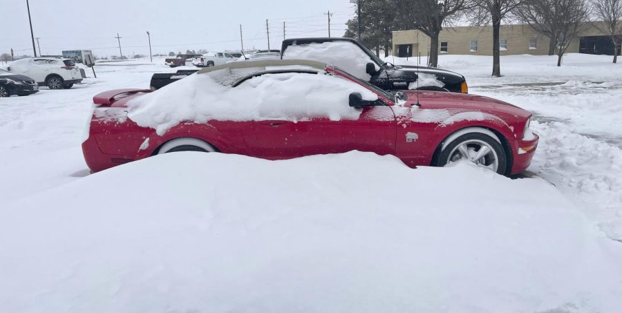 Weather reports for Southwest Kansas have the area accumulating anywhere from 3-6 inches. Most schools called for campuses to close due to the winds causing large drifts and the low temperature. Students at the SLC couldnt get their cars out of the parking lot unless they had a truck or a four-wheel drive.