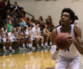 Small attempts to make his free-throws during the first half against Neosho Community College. Small is very effective at finishing at the basket and normally confirming his free-throws.
