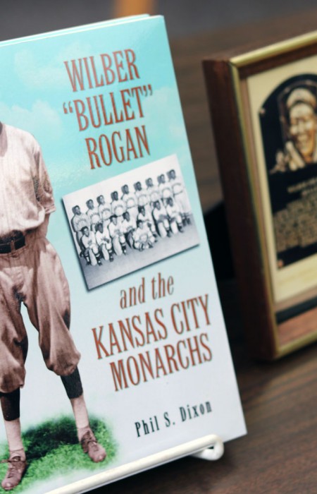 Dixon writes books about the players that were in the Negro baseball league. Some of these players even had better stats than the most known baseball Hall of famers. To end his presentation, Dixon recited a poem about the players called, “The Stars That Did Not Shine.”